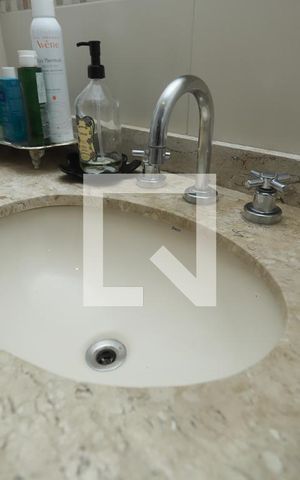 Apartamento para alugar com 200m², 3 quartos e 4 vagasBanheiro do Quarto 3