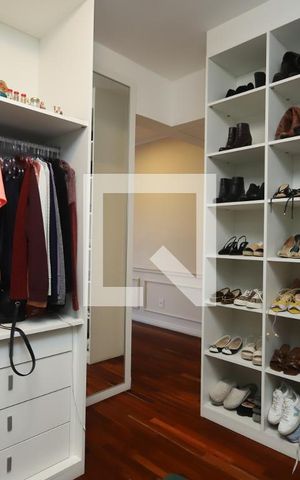 Apartamento para alugar com 200m², 3 quartos e 4 vagasCloset do Quarto 3