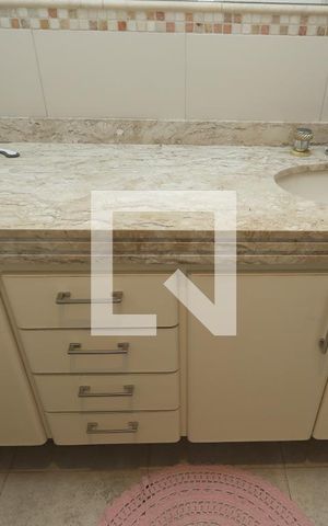 Apartamento para alugar com 200m², 3 quartos e 4 vagasBanheiro do Quarto 2