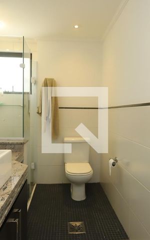 Apartamento para alugar com 200m², 3 quartos e 4 vagasBanheiro Social