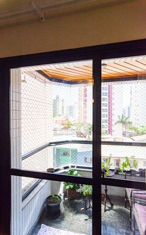 Apartamento à venda com 120m², 3 quartos e 2 vagas Apartamento à venda com 120m², 3 quartos e 2 vagasVaranda