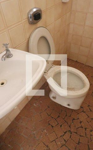 Casa à venda com 600m², 1 quarto e sem vagaBanheiro 