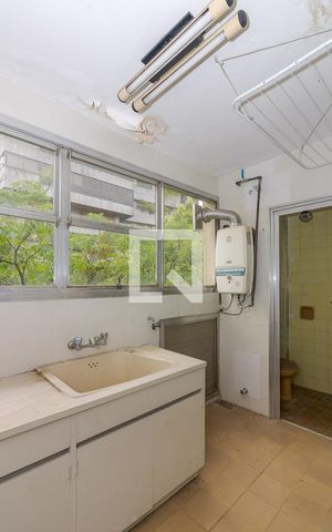 Apartamento à venda com 170m², 3 quartos e 1 vagaÁrea de Serviço