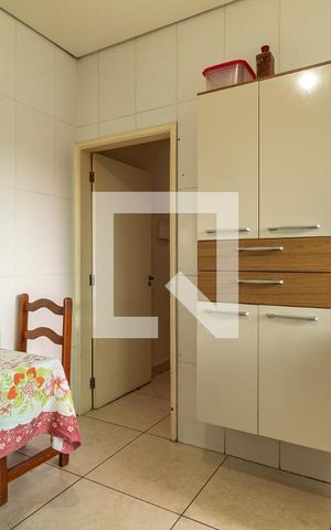 Casa à venda com 340m², 4 quartos e 2 vagasCasa 1 - Cozinha