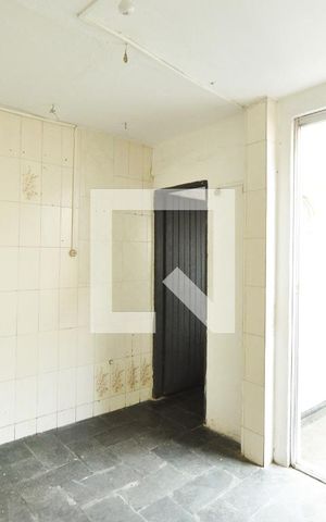 Casa para alugar com 210m², 4 quartos e 2 vagas Casa para alugar com 210m², 4 quartos e 2 vagasÁrea de Serviço