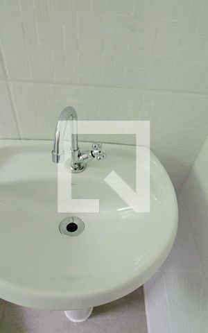 Apartamento para alugar com 50m², 2 quartos e sem vaga Apartamento para alugar com 50m², 2 quartos e sem vagaBanheiro