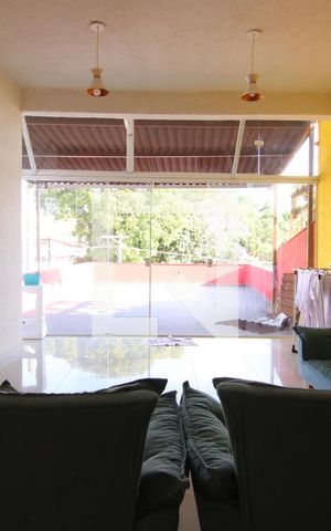 Casa à venda com 180m², 3 quartos e 2 vagasSala 2