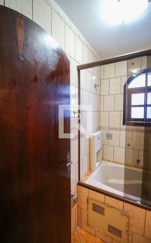 Casa à venda com 203m², 3 quartos e 1 vaga Casa à venda com 203m², 3 quartos e 1 vagaBanheiro 2