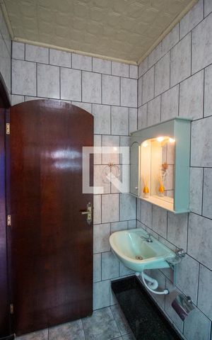 Casa à venda com 203m², 3 quartos e 1 vaga Casa à venda com 203m², 3 quartos e 1 vagaBanheiro de serviço