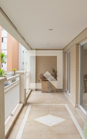 Apartamento à venda com 390m², 7 quartos e 6 vagas Apartamento à venda com 390m², 7 quartos e 6 vagasSacada