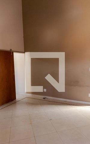 Casa à venda com 200m², 3 quartos e 4 vagas Casa à venda com 200m², 3 quartos e 4 vagasSuíte
