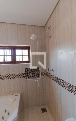 Casa à venda com 200m², 3 quartos e 4 vagas Casa à venda com 200m², 3 quartos e 4 vagasBanheiro da Suíte