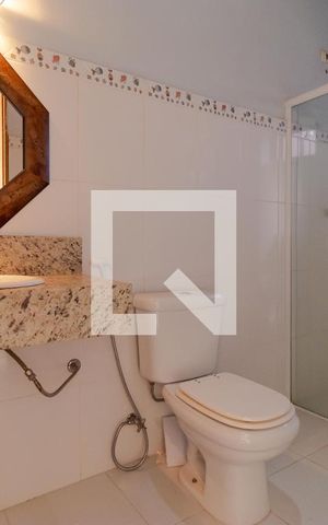 Casa à venda com 200m², 3 quartos e 4 vagas Casa à venda com 200m², 3 quartos e 4 vagasBanheiro 02