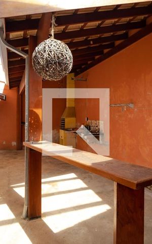 Casa à venda com 200m², 3 quartos e 4 vagas Casa à venda com 200m², 3 quartos e 4 vagasChurrasqueira