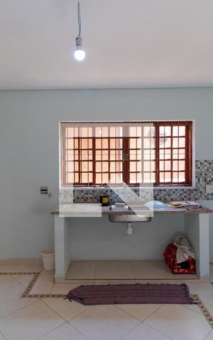 Casa à venda com 200m², 3 quartos e 4 vagas Casa à venda com 200m², 3 quartos e 4 vagasCozinha