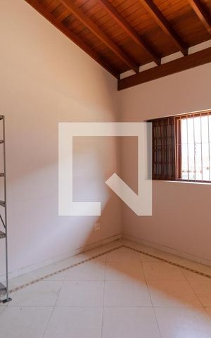 Casa à venda com 200m², 3 quartos e 4 vagas Casa à venda com 200m², 3 quartos e 4 vagasQuarto 02