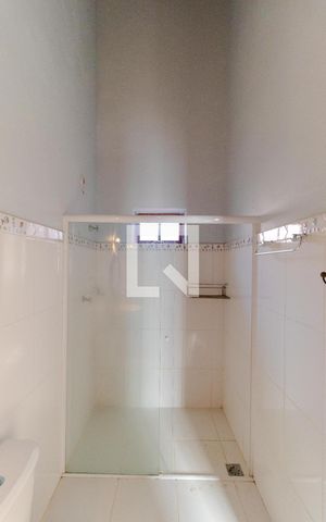 Casa à venda com 200m², 3 quartos e 4 vagas Casa à venda com 200m², 3 quartos e 4 vagasBanheiro 02