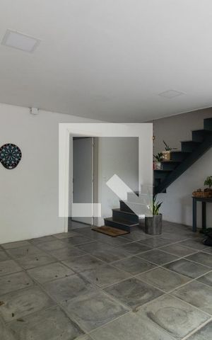 Casa de condomínio à venda com 255m², 3 quartos e 2 vagas Casa de condomínio à venda com 255m², 3 quartos e 2 vagasGaragem