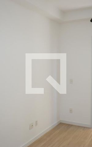 Apartamento à venda com 44m², 2 quartos e 1 vaga Apartamento à venda com 44m², 2 quartos e 1 vagaSala