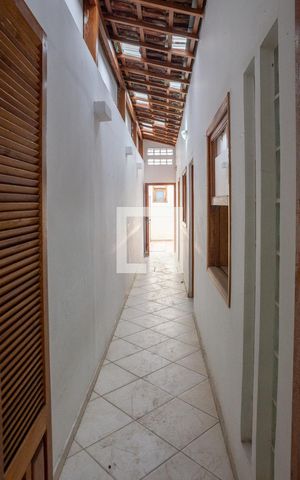 Casa à venda com 180m², 3 quartos e 1 vaga Casa à venda com 180m², 3 quartos e 1 vagaCorredor