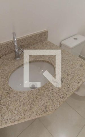 Apartamento para alugar com 46m², 2 quartos e sem vaga Apartamento para alugar com 46m², 2 quartos e sem vagaBanheiro