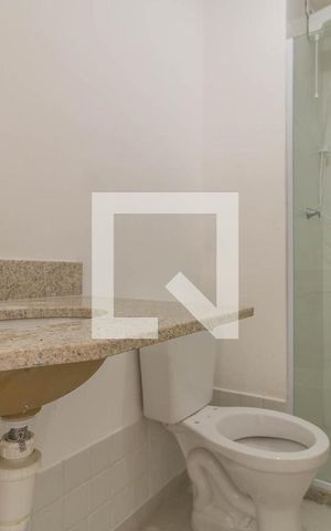 Apartamento para alugar com 46m², 2 quartos e sem vaga Apartamento para alugar com 46m², 2 quartos e sem vagaBanheiro