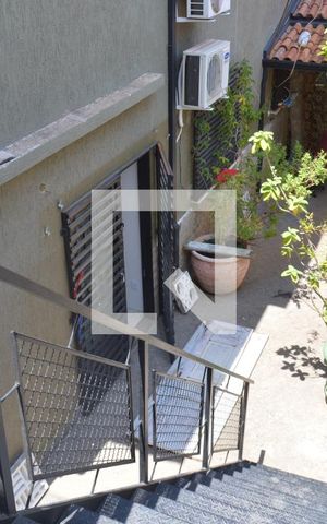 Casa à venda com 300m², 8 quartos e 1 vagaEscada