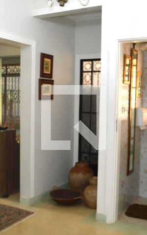 Casa à venda com 300m², 8 quartos e 1 vagaLavabo