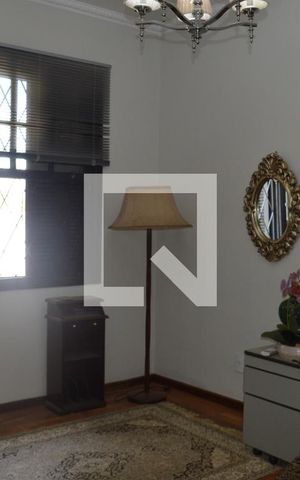 Casa à venda com 300m², 8 quartos e 1 vagaSala / dormitório 7