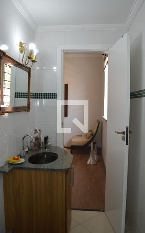 Casa à venda com 300m², 8 quartos e 1 vagabanheiro