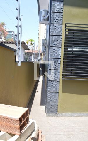 Casa à venda com 300m², 8 quartos e 1 vagaCorredor lateral