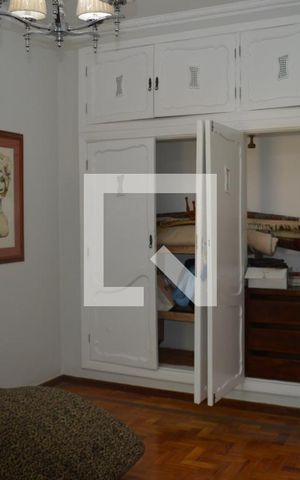 Casa à venda com 300m², 8 quartos e 1 vagasala / dormitório 7