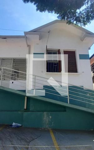 Casa para alugar com 180m², 4 quartos e 5 vagas Casa para alugar com 180m², 4 quartos e 5 vagasFachada frente