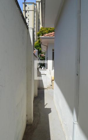 Casa para alugar com 180m², 4 quartos e 5 vagasCorredor lateral