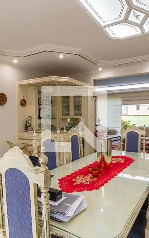 Casa para alugar com 340m², 3 quartos e 4 vagas Casa para alugar com 340m², 3 quartos e 4 vagasSala