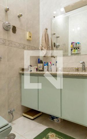 Casa para alugar com 340m², 3 quartos e 4 vagas Casa para alugar com 340m², 3 quartos e 4 vagasBanheiro da Suíte