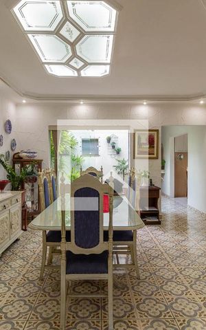 Casa para alugar com 340m², 3 quartos e 4 vagas Casa para alugar com 340m², 3 quartos e 4 vagasSala