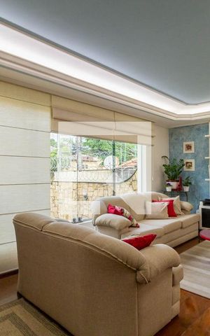 Casa para alugar com 340m², 3 quartos e 4 vagas Casa para alugar com 340m², 3 quartos e 4 vagasSala