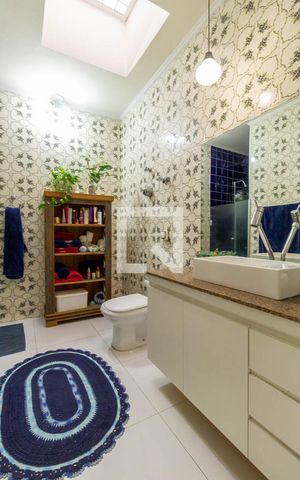 Casa para alugar com 340m², 3 quartos e 4 vagas Casa para alugar com 340m², 3 quartos e 4 vagasBanheiro