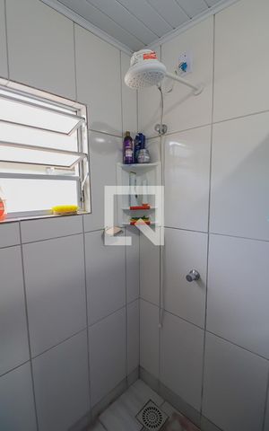 Casa à venda com 140m², 3 quartos e 2 vagasBanheiro