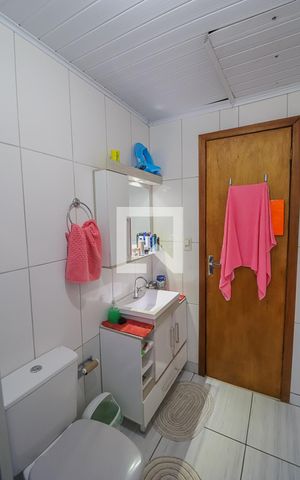 Casa à venda com 140m², 3 quartos e 2 vagasBanheiro