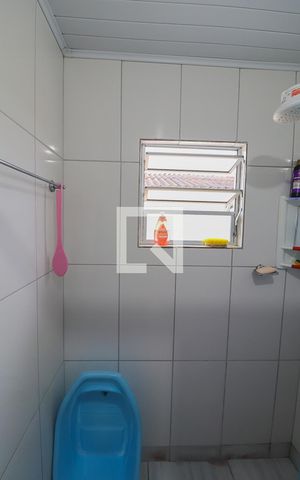 Casa à venda com 140m², 3 quartos e 2 vagasBanheiro