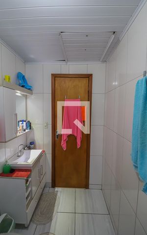 Casa à venda com 140m², 3 quartos e 2 vagasBanheiro