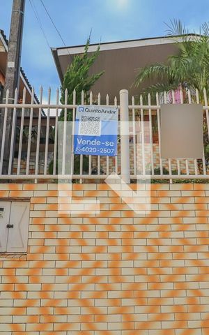 Casa à venda com 140m², 3 quartos e 2 vagasFachada