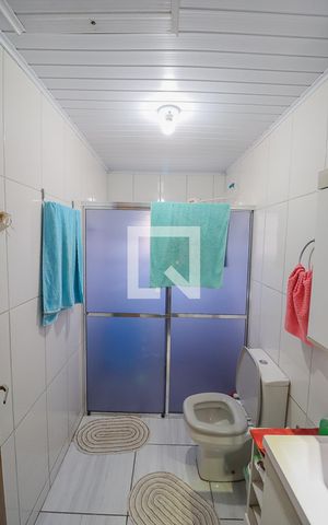 Casa à venda com 140m², 3 quartos e 2 vagasBanheiro