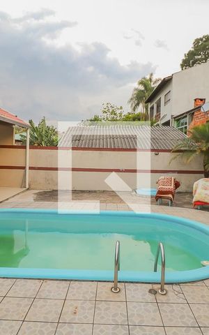 Casa à venda com 120m², 3 quartos e 2 vagasPiscina