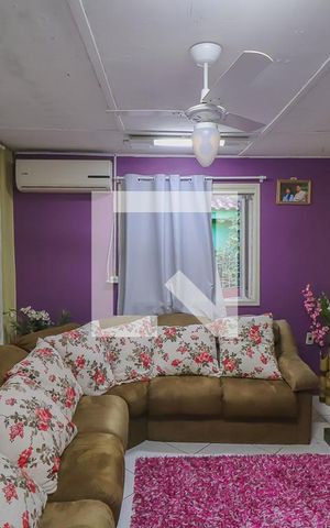 Casa à venda com 120m², 3 quartos e 2 vagasSala