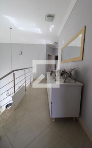 Casa à venda com 280m², 3 quartos e 4 vagasHall dos Quartos