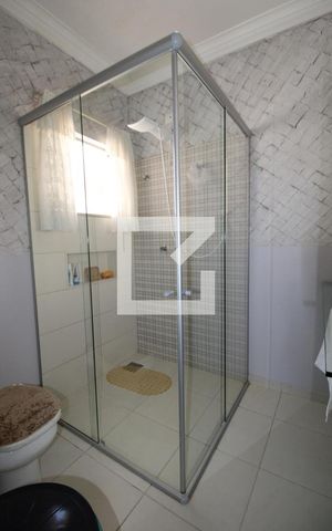 Casa à venda com 280m², 3 quartos e 4 vagasBanheiro da Suíte 2