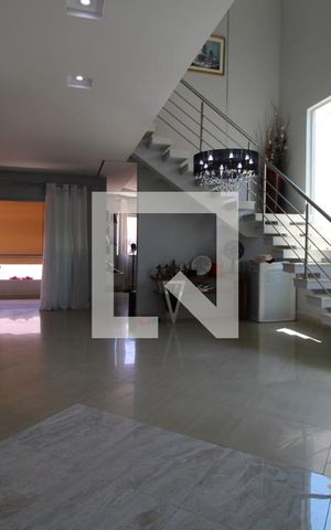 Casa à venda com 280m², 3 quartos e 4 vagasSala